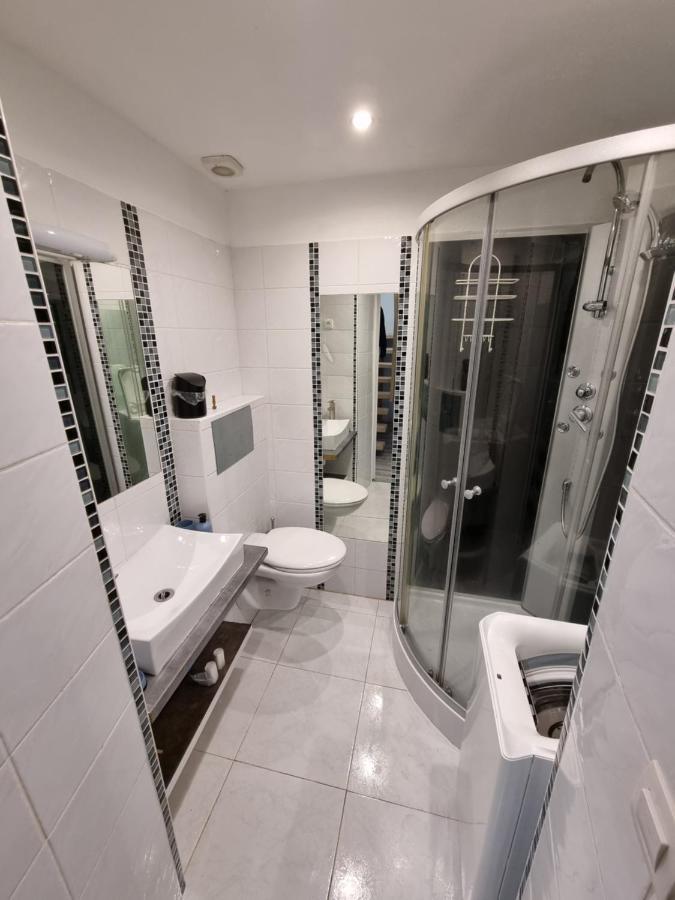 T2 Chaleureux Et Fonctionnel Avec Climatisation Villa Draguignan Exterior foto